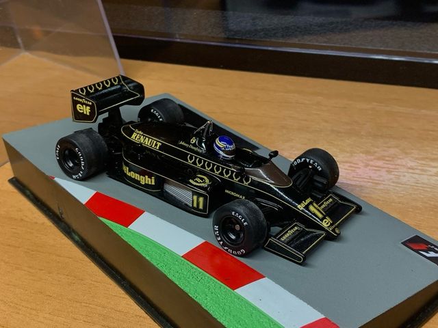 F1 Lotus 98T Johnny Dumfries 1:43