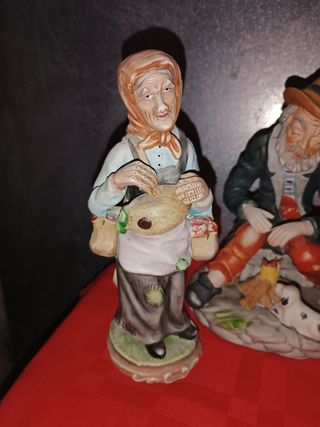 Pareja de figuras porcelana viejitos 