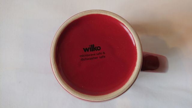 Taza, tazón o mug y mantel con servilleta