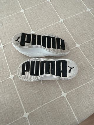 PUMA. Zapatillas deportivas. Talla 37.