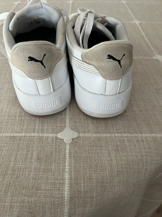 PUMA. Zapatillas deportivas. Talla 37.