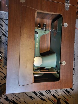 Maquina de coser ALFA