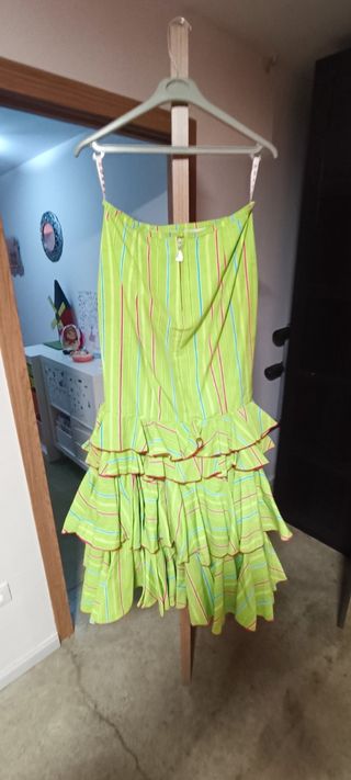 Falda más camisas flamencas