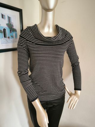 Jersey negro con rayas blancas 