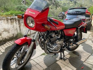 Moto clásica Benelli 654 sport