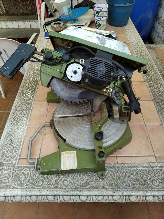 Máquina ingletadora