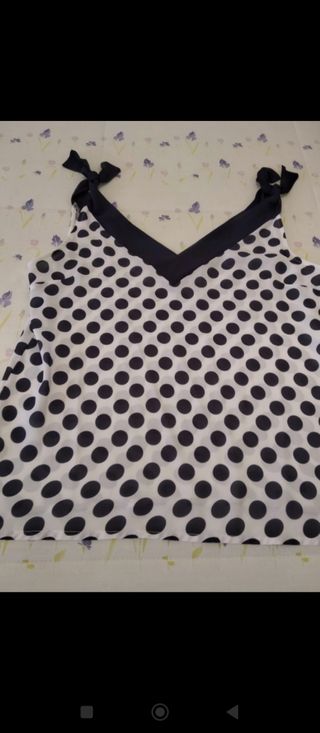 Conjunto pantalón y blusa,