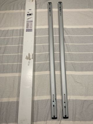 Barras portaequipajes. Bacas. Cruz