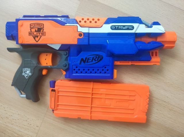 McKenzie Chandal con capucha Base Poly Zip