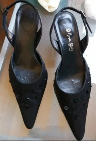 Zapatos de mujer de tacón en negro.Nuevos