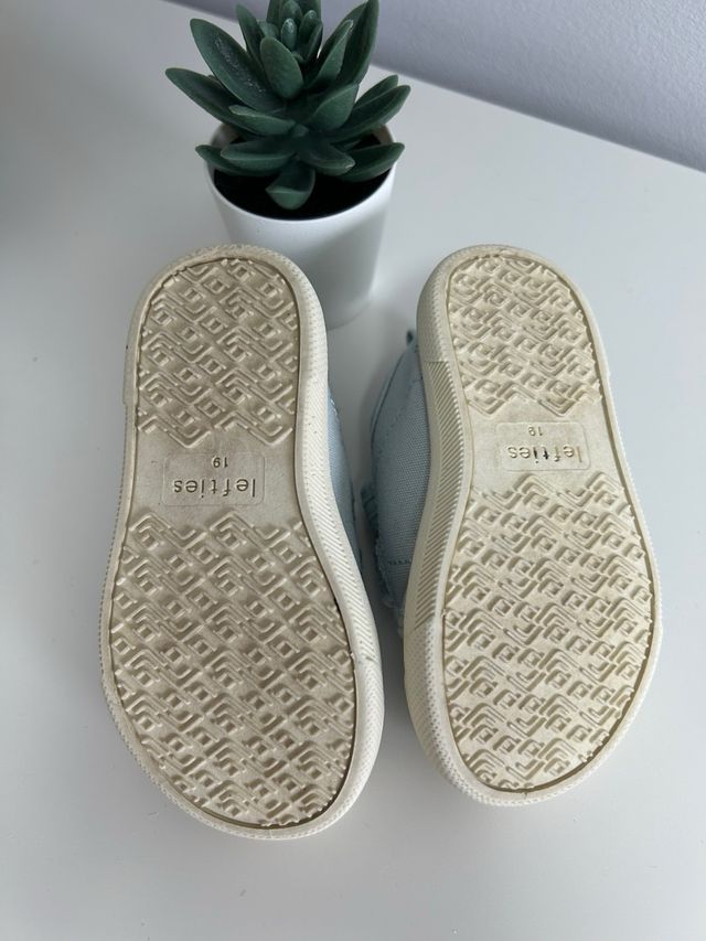 Zapatos respetuosos de lona
