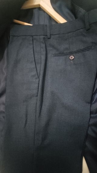 Traje chaqueta y pantalón azul de Mango