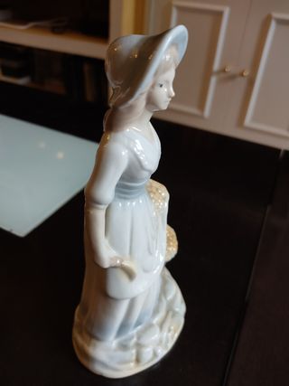 Figura de porcelana, mujer
