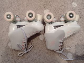 Se venden patines de 4 ruedas