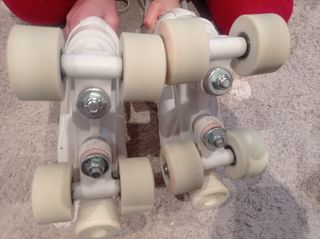 Se venden patines de 4 ruedas