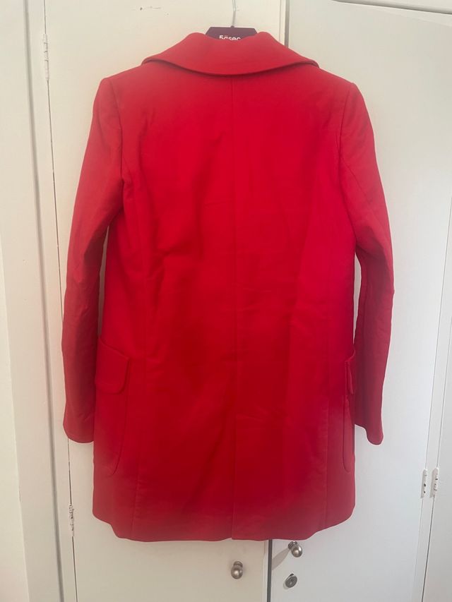 Gabardina roja Massimo Dutti