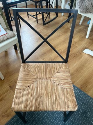 Mesa cristal y forja con cuatro sillas ikea