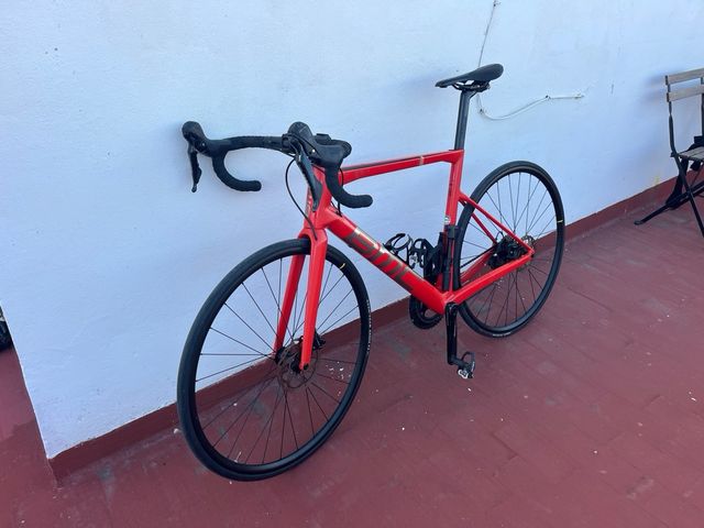 Bicicleta de carretera de alto rendimiento BMC