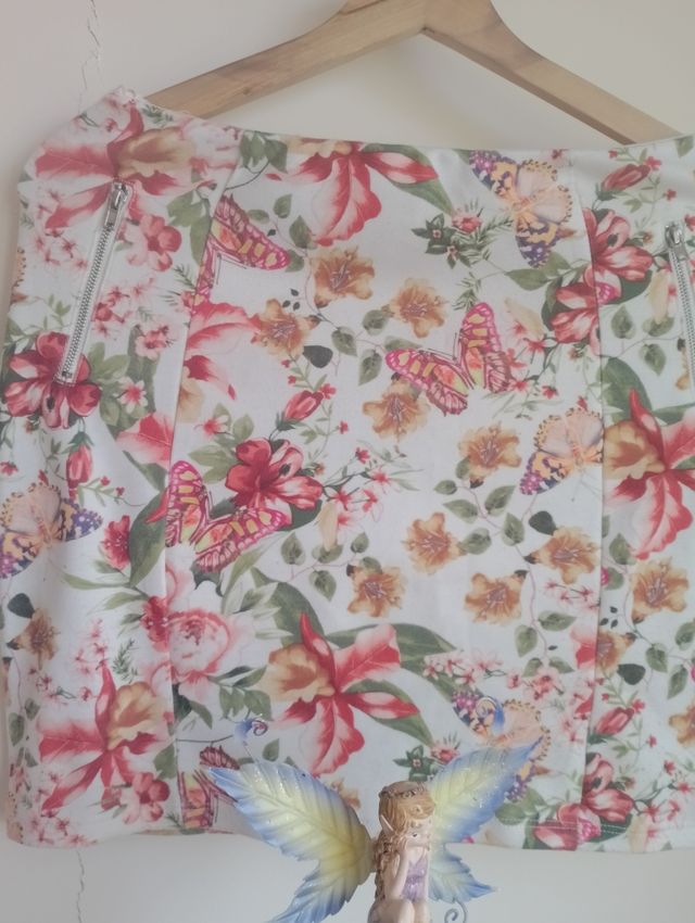 Falda de flores con cremalleras 