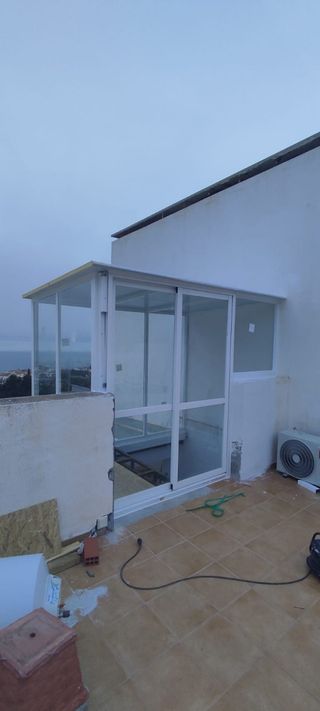 Cierres, balcones y ventanas