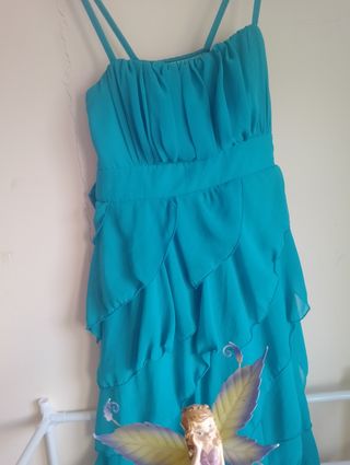 Vestido fiesta asimétrico con volantes