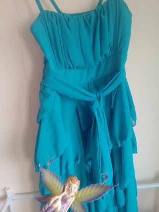 Vestido fiesta asimétrico con volantes