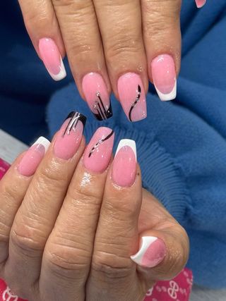 MANICURISTA COLOMBIANA🇨🇴