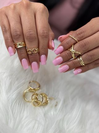 MANICURISTA COLOMBIANA🇨🇴