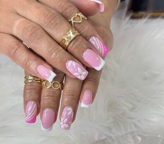 MANICURISTA COLOMBIANA 🇨🇴