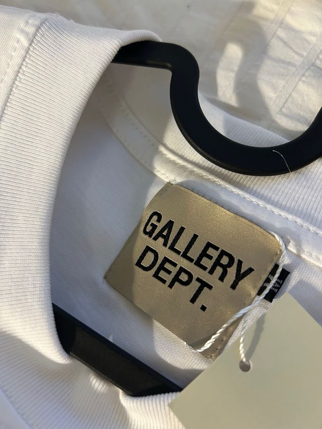 Camiseta Gallery Dept x Lanvin Paris