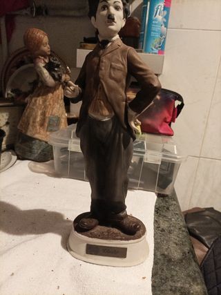 Figura de Charlotte de porcelana.