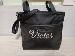 BOLSO SILLA BEBE NOMBRE VICTOR BORDADO