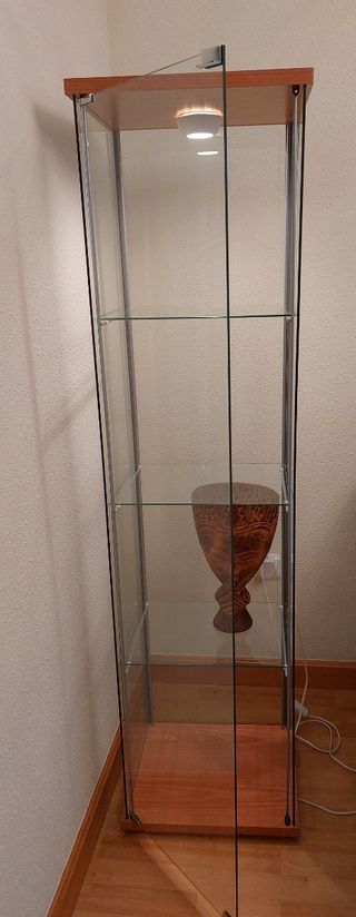 N° 180.- Armario estantería cristal