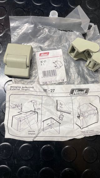Juego bisagras plasticas Himel/Schneider