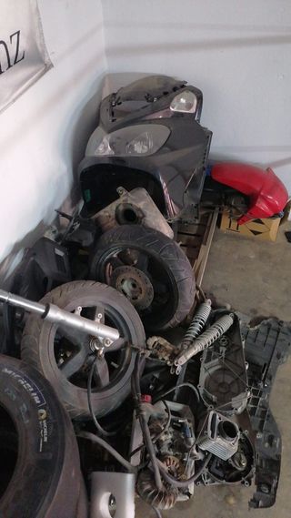 Lote piezas daelim s2