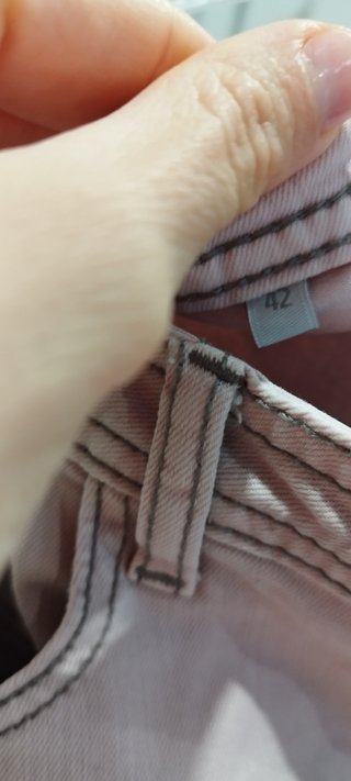 Pantalone rosa stiloso