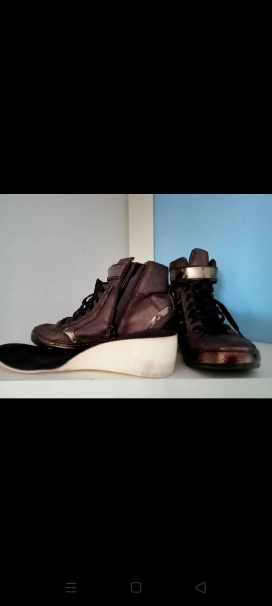 Sneakers fashion bronzo