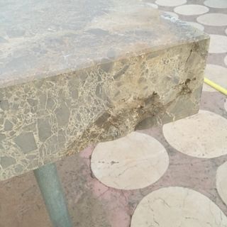 Mesa bloque mármol marrón imperial