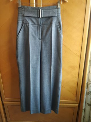 Conjunto de Pantalón y Blusa de Mujer 