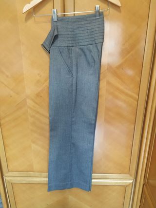 Conjunto de Pantalón y Blusa de Mujer 