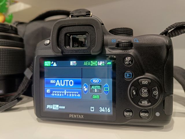 📷 Pentax K-50 + DAL 18-55 WR + 50-200 WR 📷