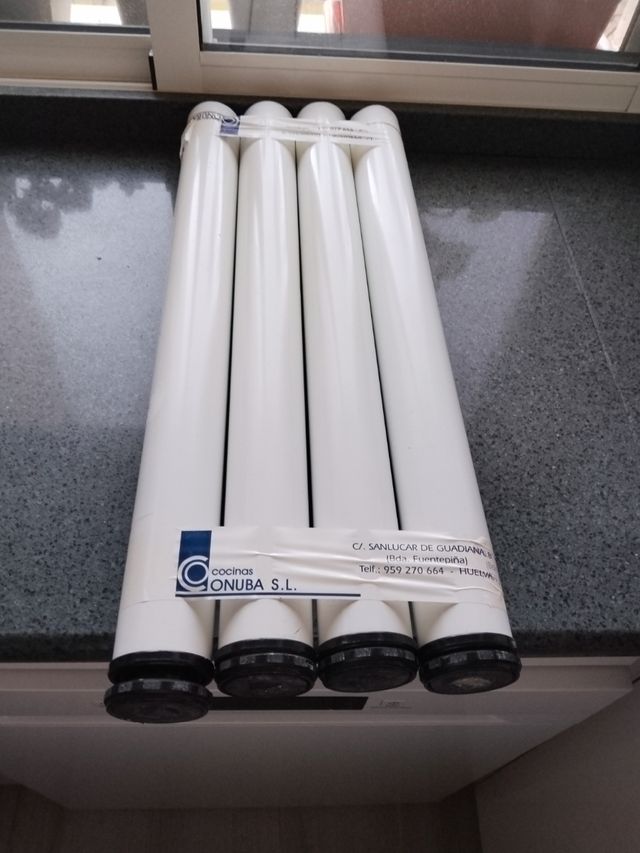 Patas metálicas blancas