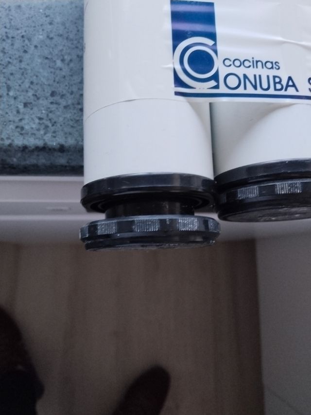 Patas metálicas blancas