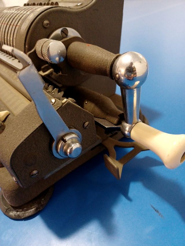 Maquina de calcular iris. Calculadora iris