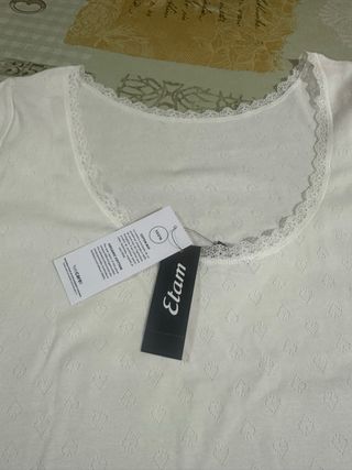 camiseta puntilla etam