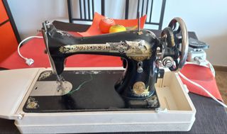 MAQUINA DE COSER MARCA SINGER