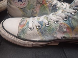 Converse Chuck Taylor All Star special. 43
