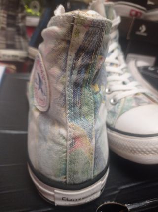 Converse Chuck Taylor All Star special. 43