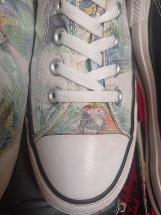 Converse Chuck Taylor All Star special. 43