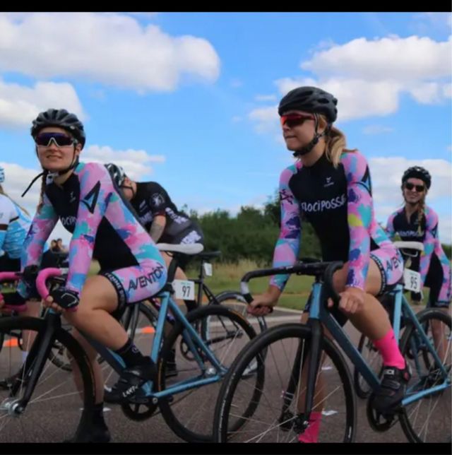 AVENTON mono skinsuit traje ruta pista cx (MUJER).